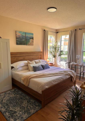 Modern Vacation Studio Minutes Away From The Parks